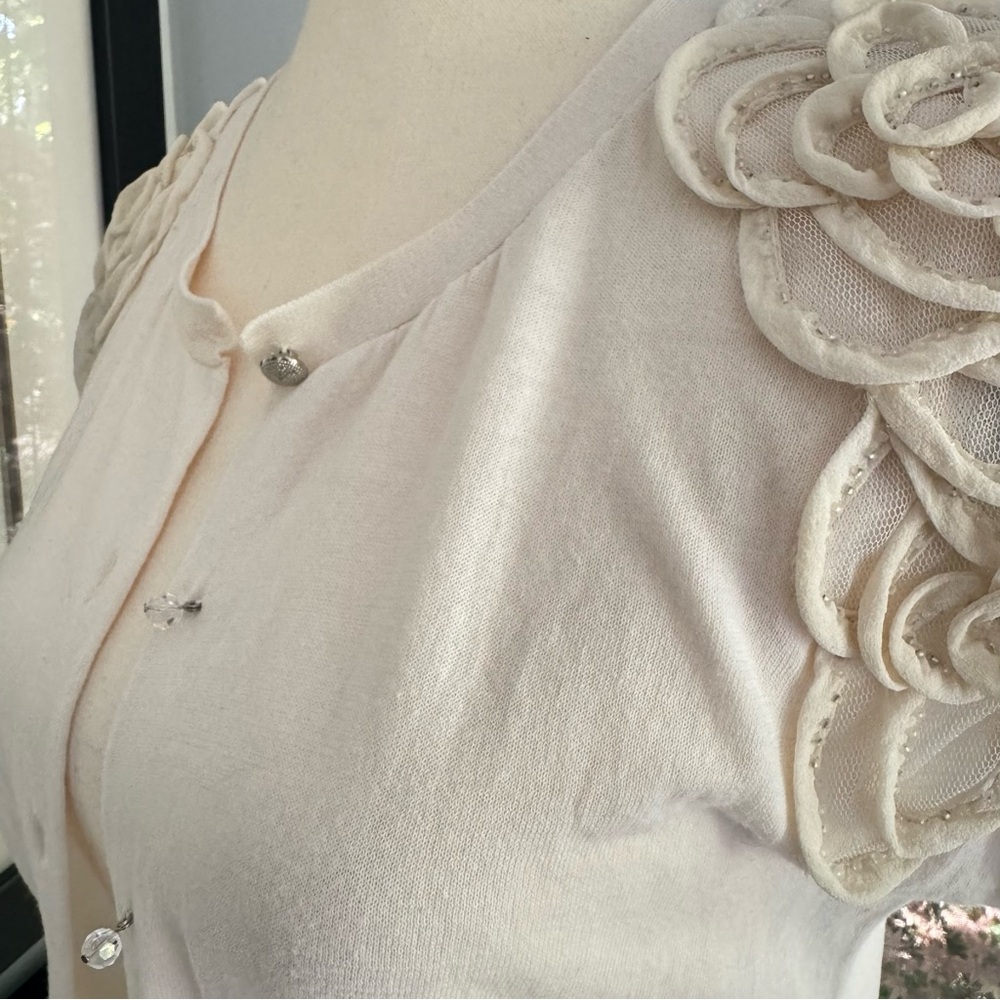 Ann Taylor Ivory Cotton Silk Cardigan Short Sleeve Beaded Appliqué Size Medium - Picture 7 of 16